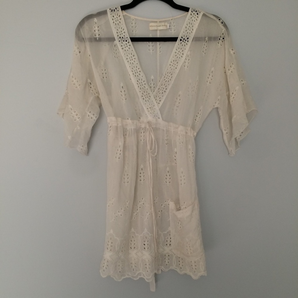 4 Love And Liberty Cream Top - Picture 1 of 4